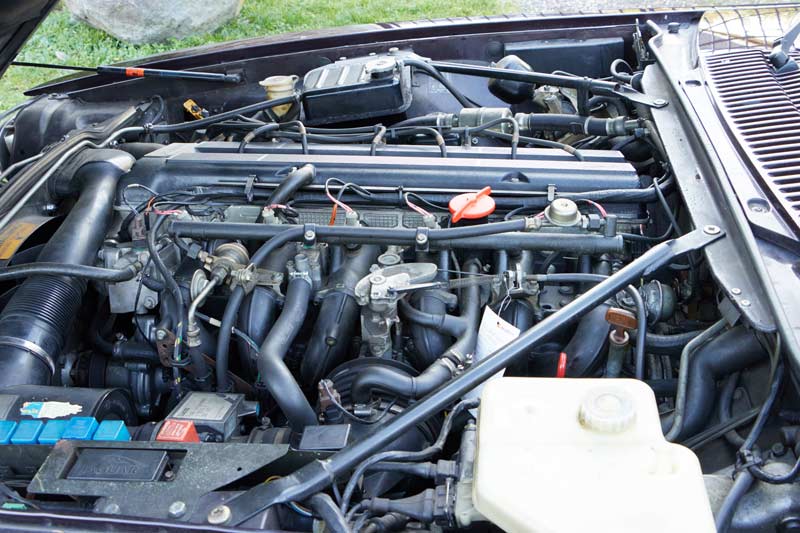 Jaguar XJS Motorraum